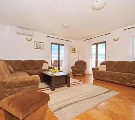 Spacious For 20 With Heated Pool And Stunning Views