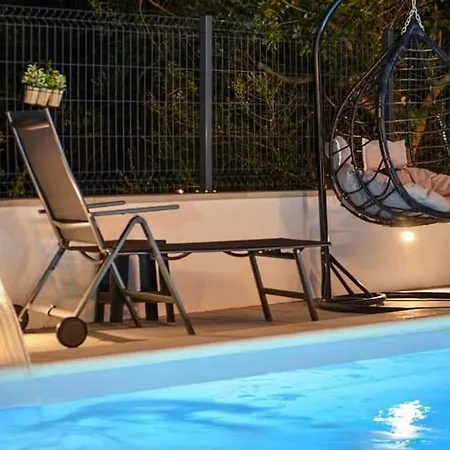 Apartment Spacious For 20 With Heated Pool And Stunning Views *