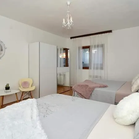 Spacious For 20 With Heated Pool And Stunning Views Apartment Trogir