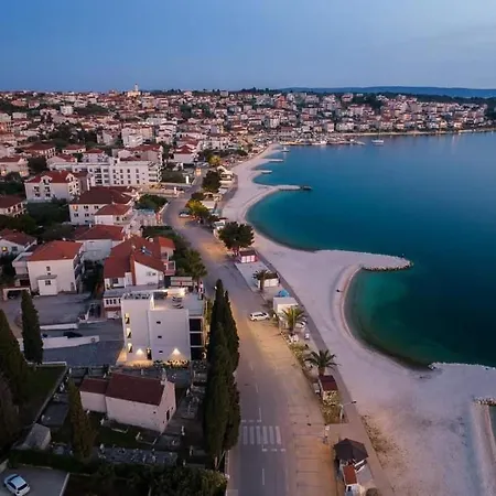Spacious For 20 With Heated Pool And Stunning Views Trogir