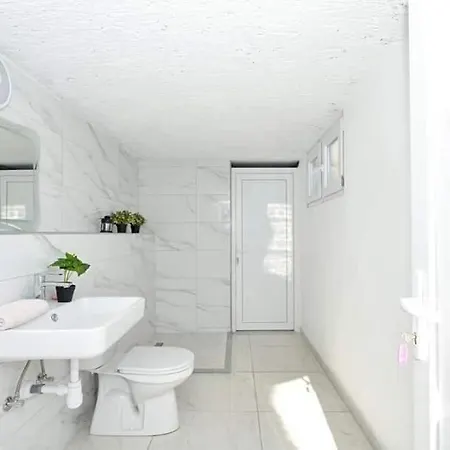 Spacious For 20 With Heated Pool And Stunning Views Apartment