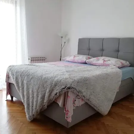 Spacious For 20 With Heated Pool And Stunning Views *