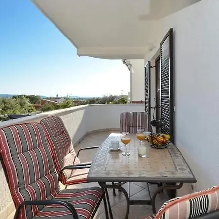 Apartment Spacious For 20 With Heated Pool And Stunning Views Trogir