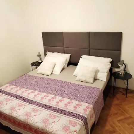 Spacious For 20 With Heated Pool And Stunning Views Trogir