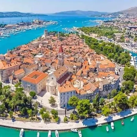 Spacious For 20 With Heated Pool And Stunning Views Apartment Trogir