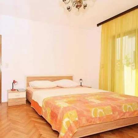 Apartment Spacious For 20 With Heated Pool And Stunning Views *