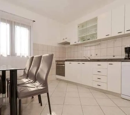 Spacious For 20 With Heated Pool And Stunning Views * Trogir