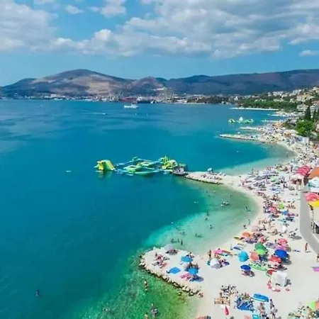 Spacious For 20 With Heated Pool And Stunning Views * Trogir