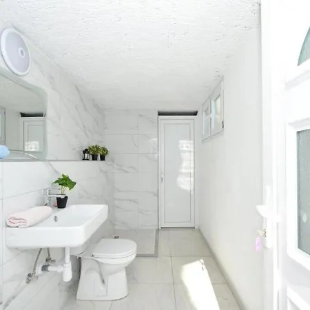 Spacious For 20 With Heated Pool And Stunning Views Apartment *