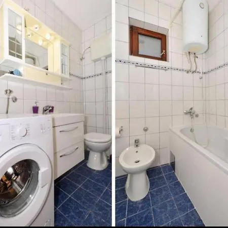 Apartment Spacious For 20 With Heated Pool And Stunning Views Trogir