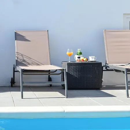 Spacious For 20 With Heated Pool And Stunning Views *