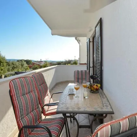 Spacious For 20 With Heated Pool And Stunning Views