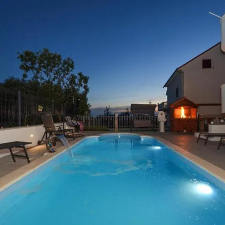 Spacious For 20 With Heated Pool And Stunning Views Trogir