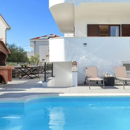 Spacious For 20 With Heated Pool And Stunning Views Apartment Trogir