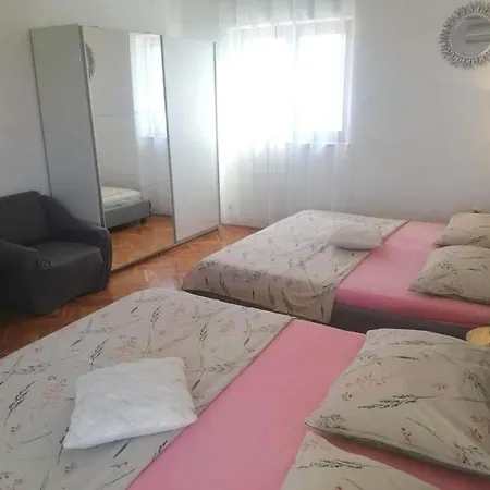 Spacious For 20 With Heated Pool And Stunning Views * Trogir