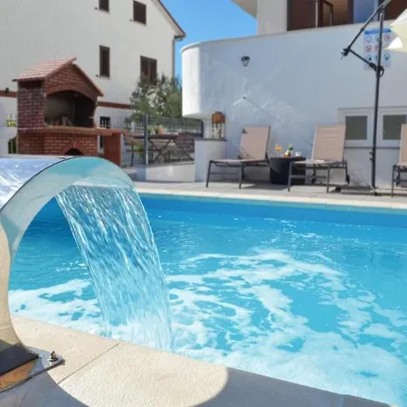 Spacious For 20 With Heated Pool And Stunning Views *