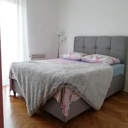 Apartment Spacious For 20 With Heated Pool And Stunning Views *