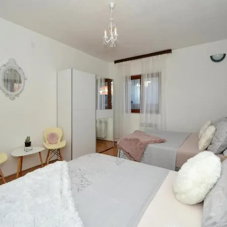 Spacious For 20 With Heated Pool And Stunning Views Apartment Trogir