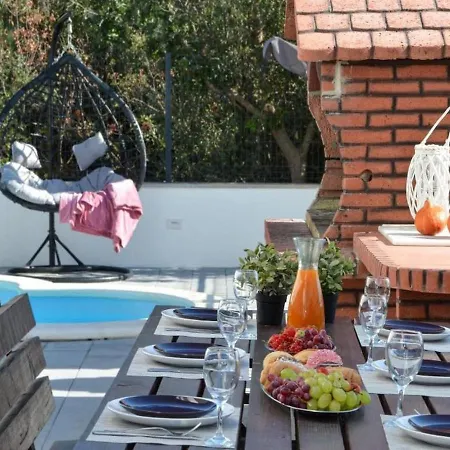 Apartment Spacious For 20 With Heated Pool And Stunning Views *
