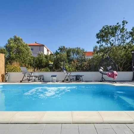 Spacious For 20 With Heated Pool And Stunning Views Apartment