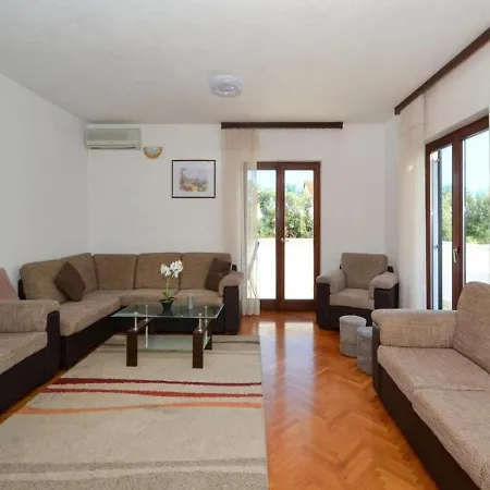Spacious For 20 With Heated Pool And Stunning Views * Trogir