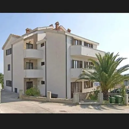 Spacious For 20 With Heated Pool And Stunning Views Apartment Trogir