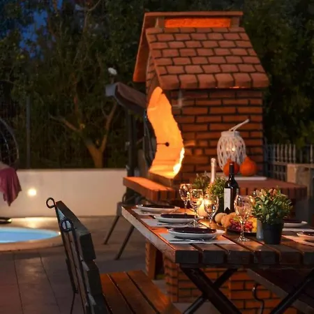 Spacious For 20 With Heated Pool And Stunning Views * Trogir